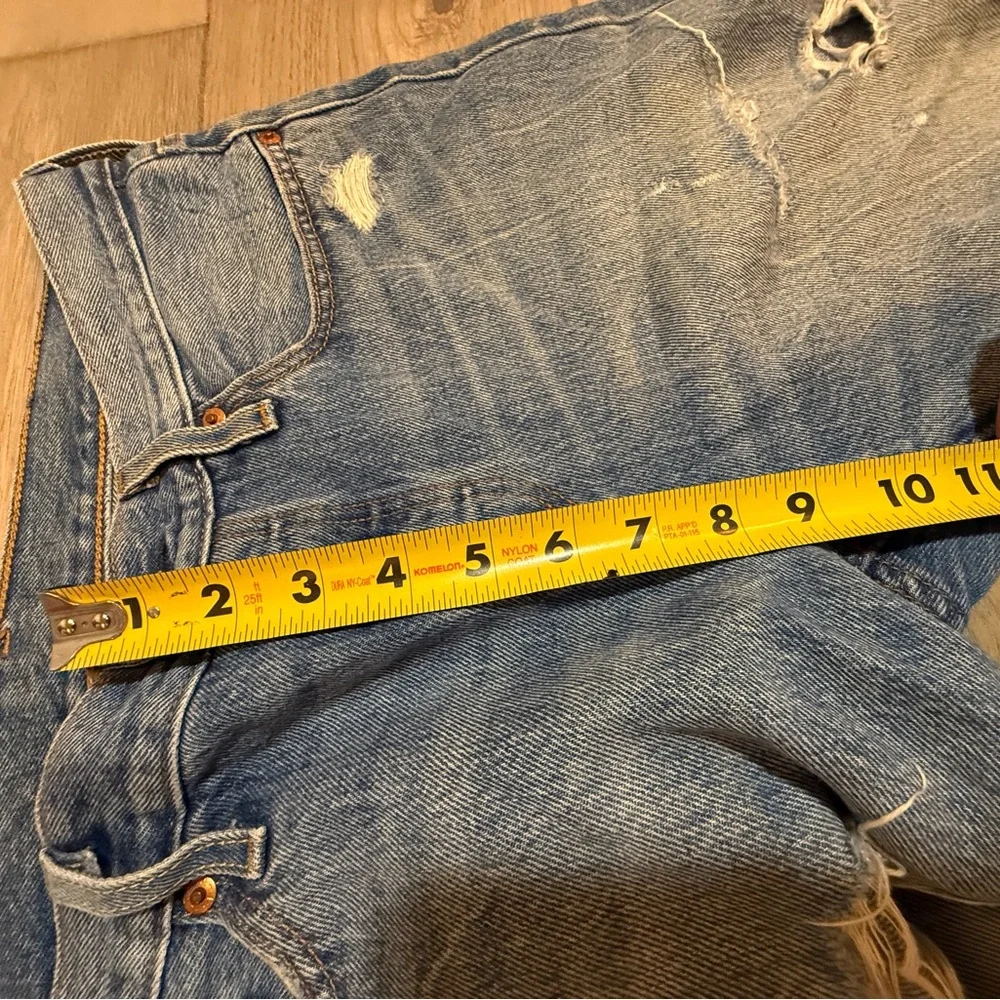 501s 29w x 28L Levi's Relaxed Fit Distressed Blue Jeans - Picture 10 of 12